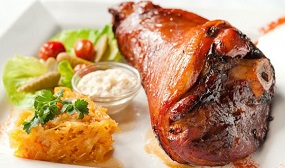 Рулька свиная с медом и горчицей