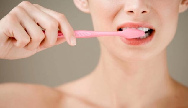 Чистка зубов