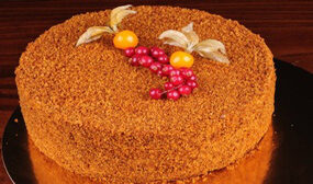 Медовый бисквит в мультиварке