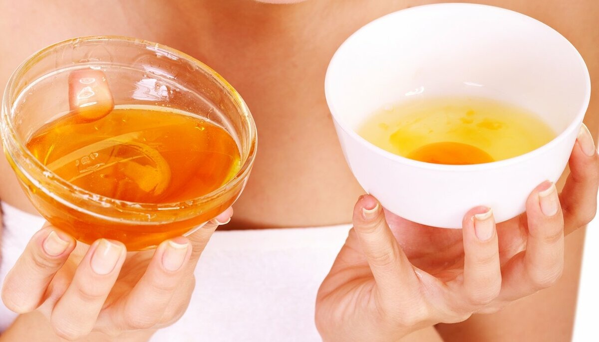 Маска с яйцом и медом